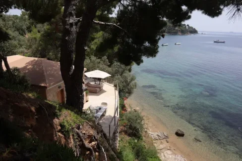 Seafront Cottage with Private Beach Access in Skiathos for sale 3