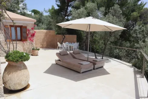 Seafront Cottage with Private Beach Access in Skiathos for sale 5