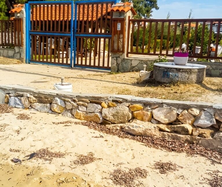 Seafront House for Sale in Nikiti Sithonia 1