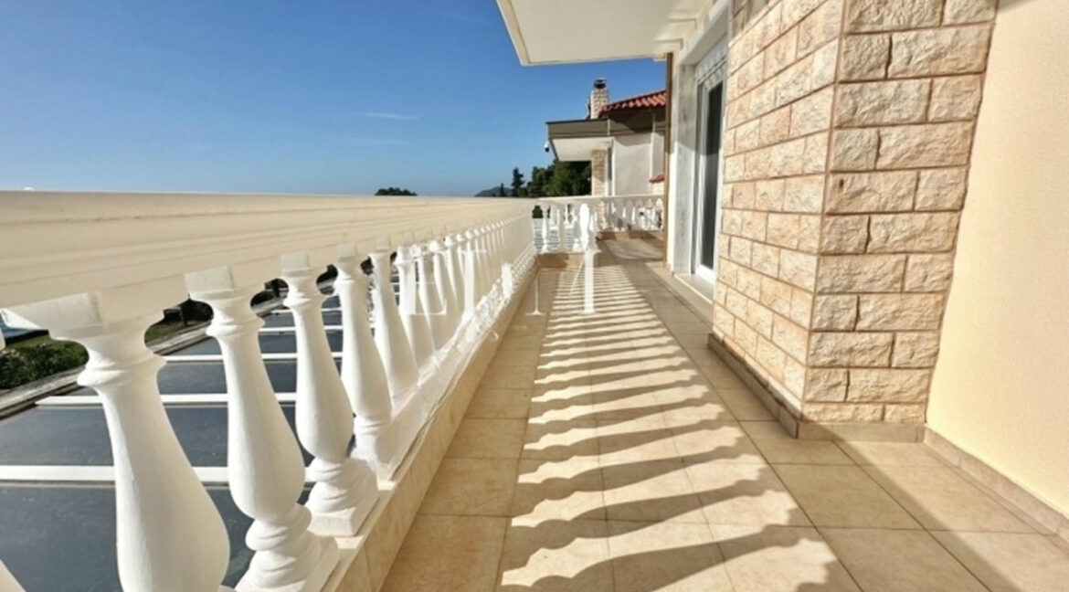 Seafront Maisonette for Sale in Halkidiki Mola Kaliva 9