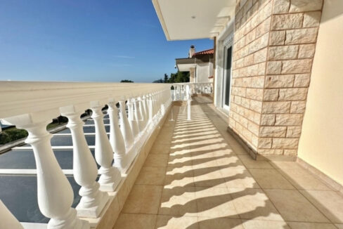 Seafront Maisonette for Sale in Halkidiki Mola Kaliva 9