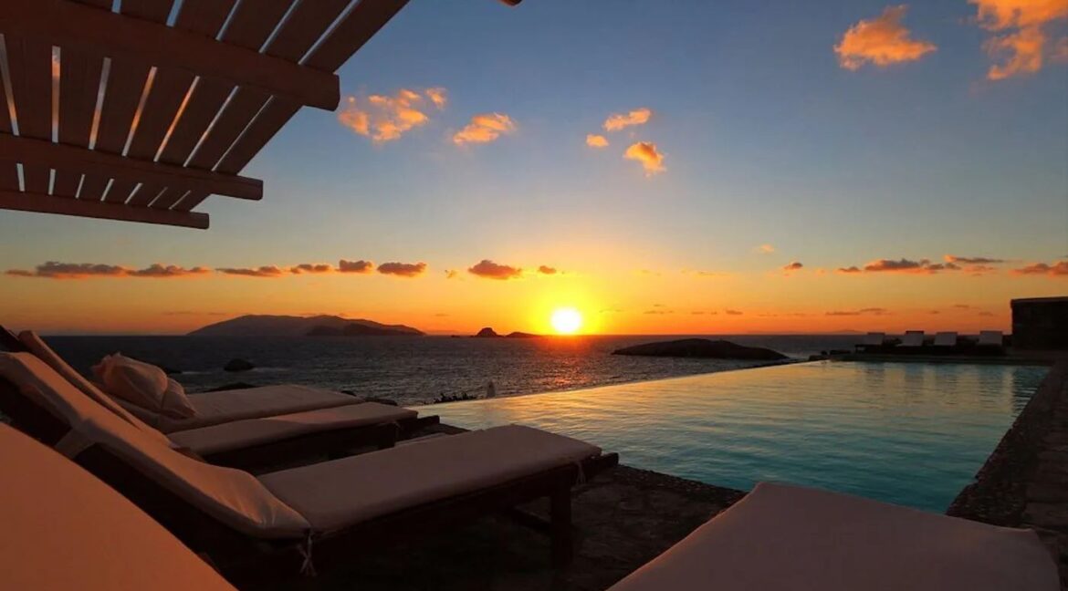Seafront Villa Complex for Sale in Folegandros 8