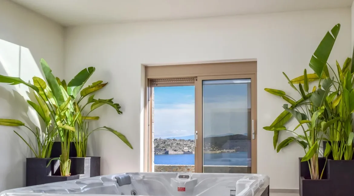 Seafront Villa in Elounda Crete for sale 10