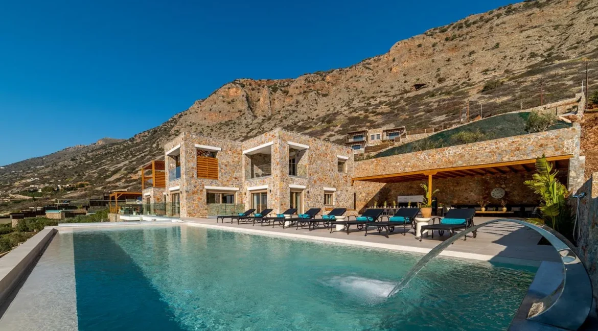 Seafront Villa in Elounda Crete for sale 11