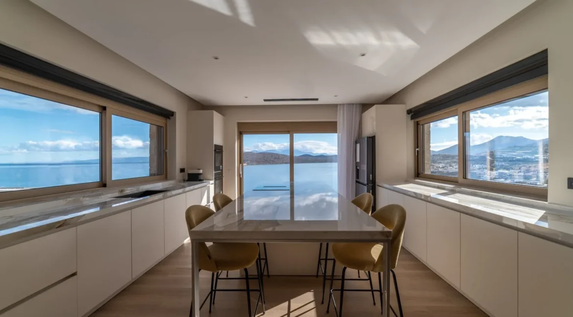 Seafront Villa in Elounda Crete for sale 12