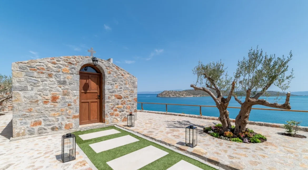 Seafront Villa in Elounda Crete for sale 13