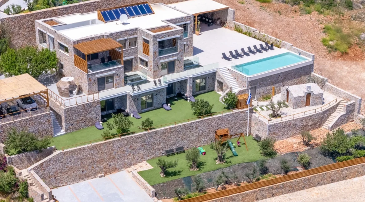 Seafront Villa in Elounda Crete for sale 15