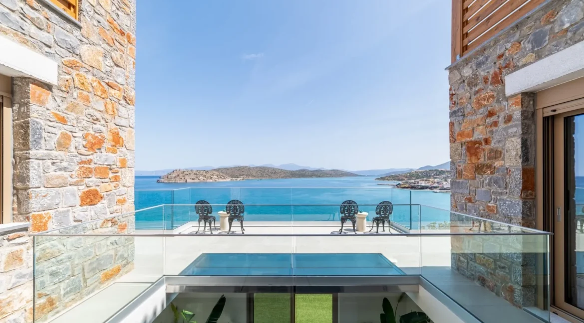 Seafront Villa in Elounda Crete for sale 16
