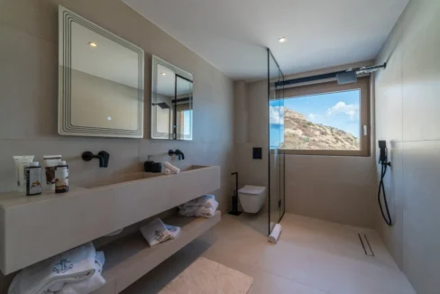 Seafront Villa in Elounda Crete for sale 17