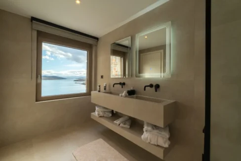 Seafront Villa in Elounda Crete for sale 18