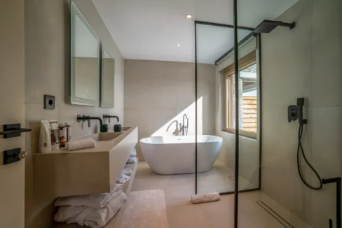 Seafront Villa in Elounda Crete for sale 19