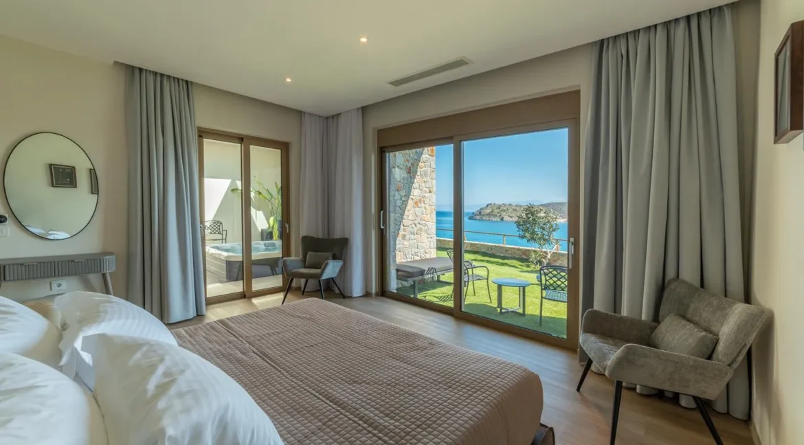 Seafront Villa in Elounda Crete for sale 2
