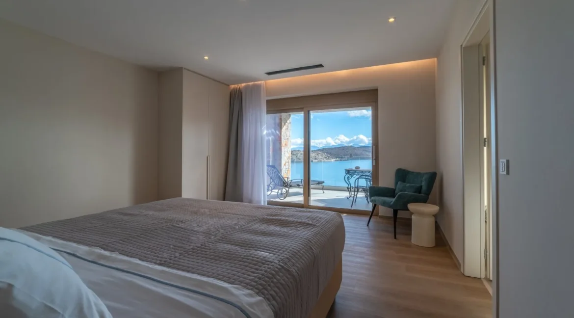 Seafront Villa in Elounda Crete for sale 20