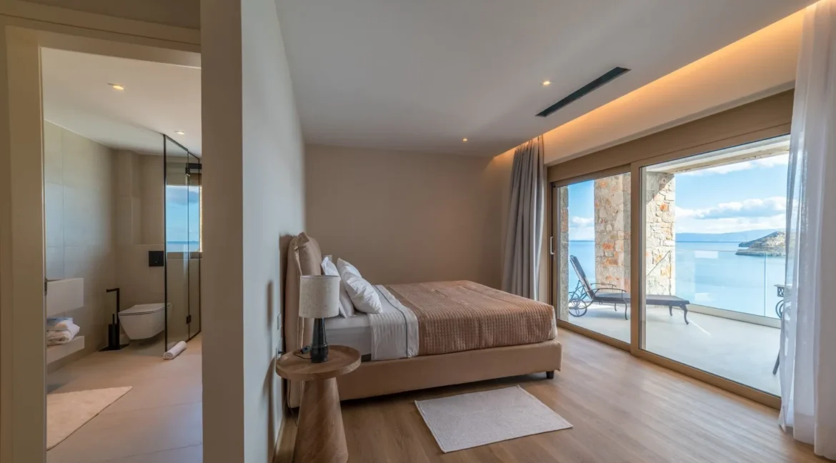 Seafront Villa in Elounda Crete for sale 22