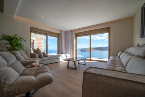 Seafront Villa in Elounda Crete for sale 23