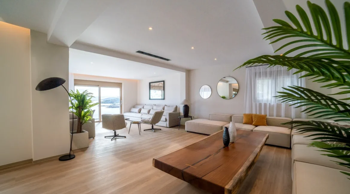 Seafront Villa in Elounda Crete for sale 25