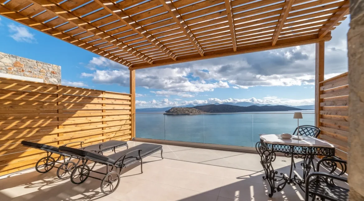 Seafront Villa in Elounda Crete for sale 27