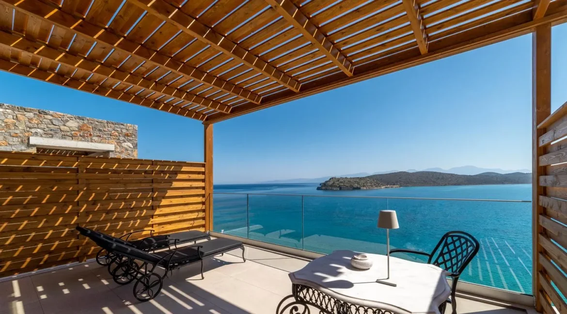 Seafront Villa in Elounda Crete for sale 5