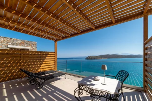Seafront Villa in Elounda Crete for sale 5