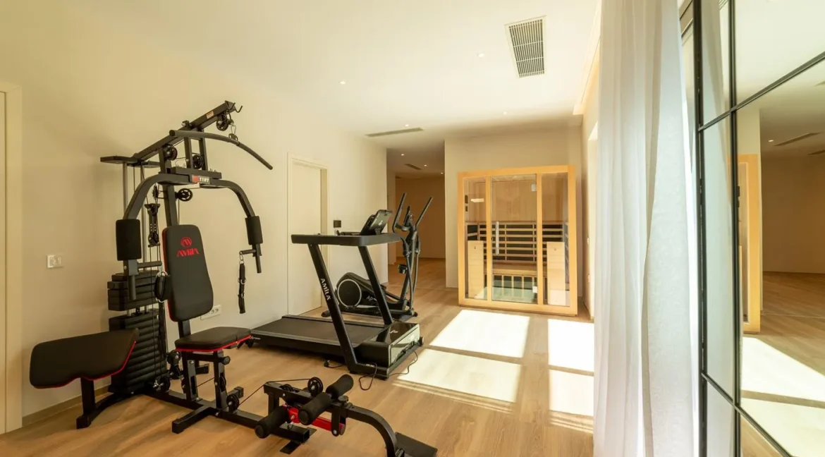 Seafront Villa in Elounda Crete for sale 7