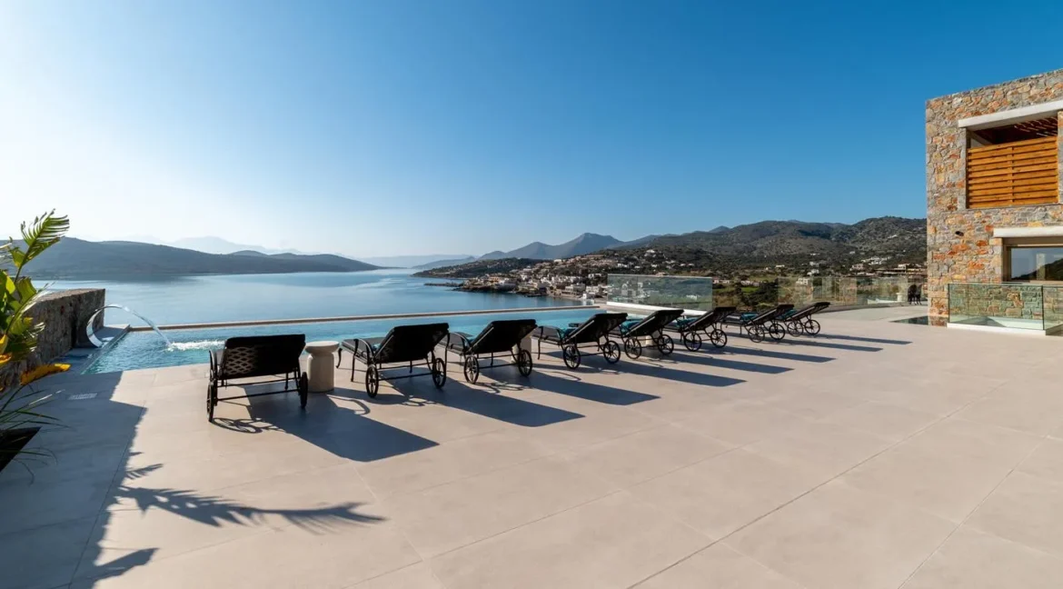 Seafront Villa in Elounda Crete for sale 8