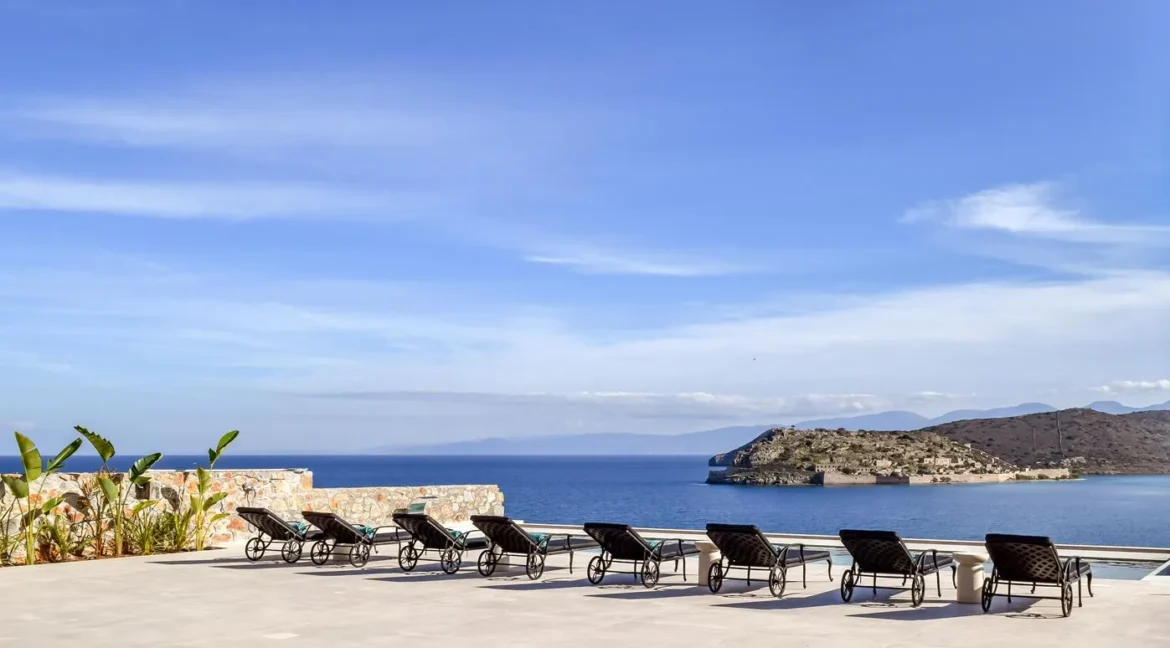 Seafront Villa in Elounda Crete for sale 9