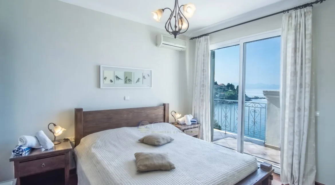 3 Seafront Villas in Corfu Kassiopi for sale 10