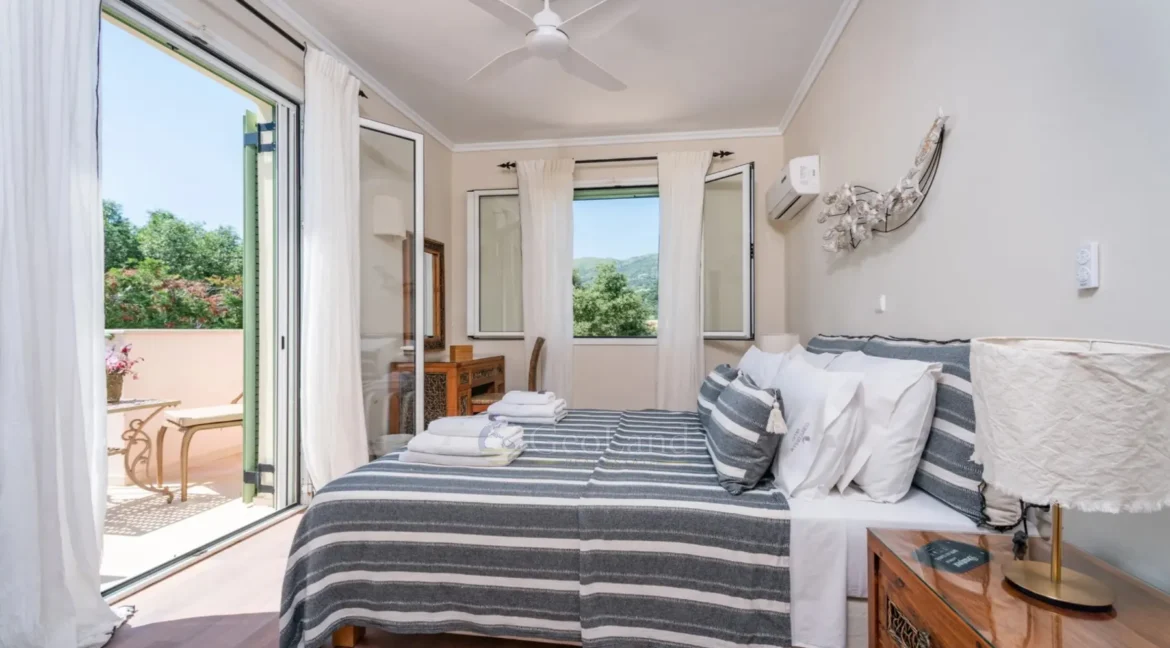 3 Seafront Villas in Corfu Kassiopi for sale 11