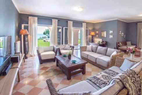 3 Seafront Villas in Corfu Kassiopi for sale 12