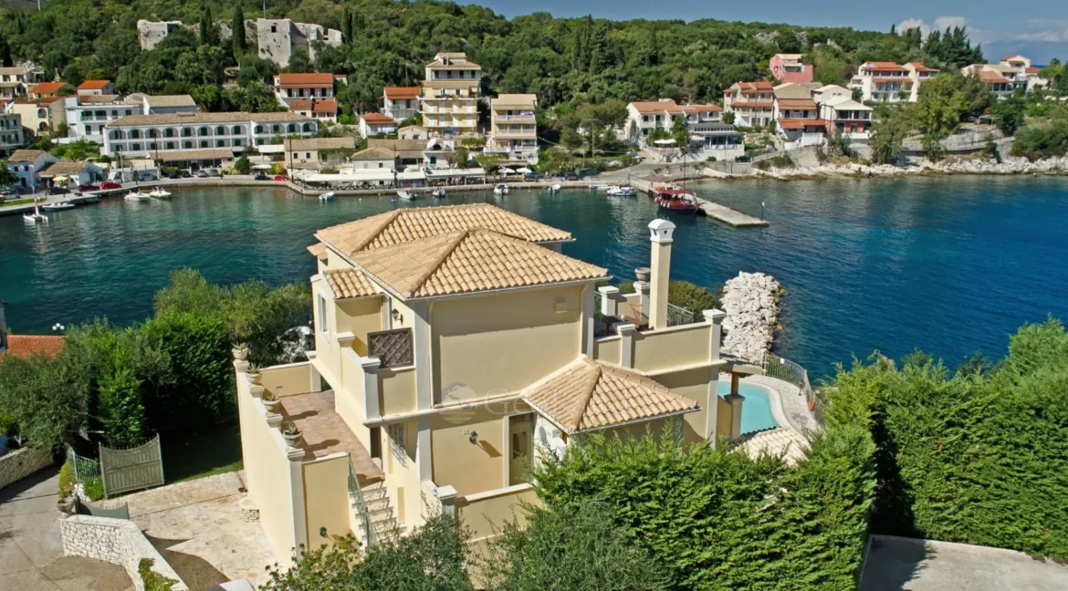 3 Seafront Villas in Corfu Kassiopi for sale 7