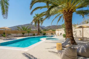 Hotel for sale Makris Gialos, Koutsouras