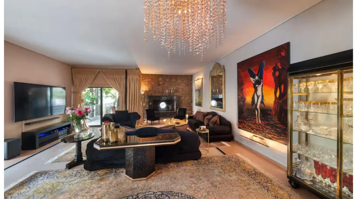 Villa for sale Ano Voula in South Attica