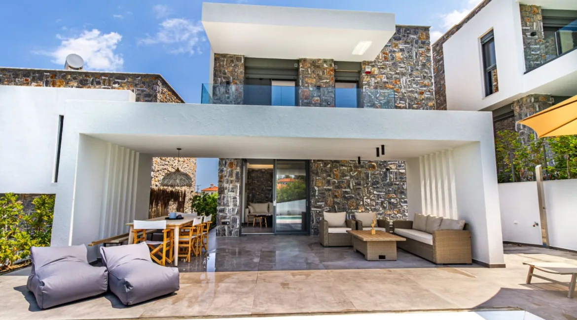 villa for sale in Pefkochori Chalkidiki