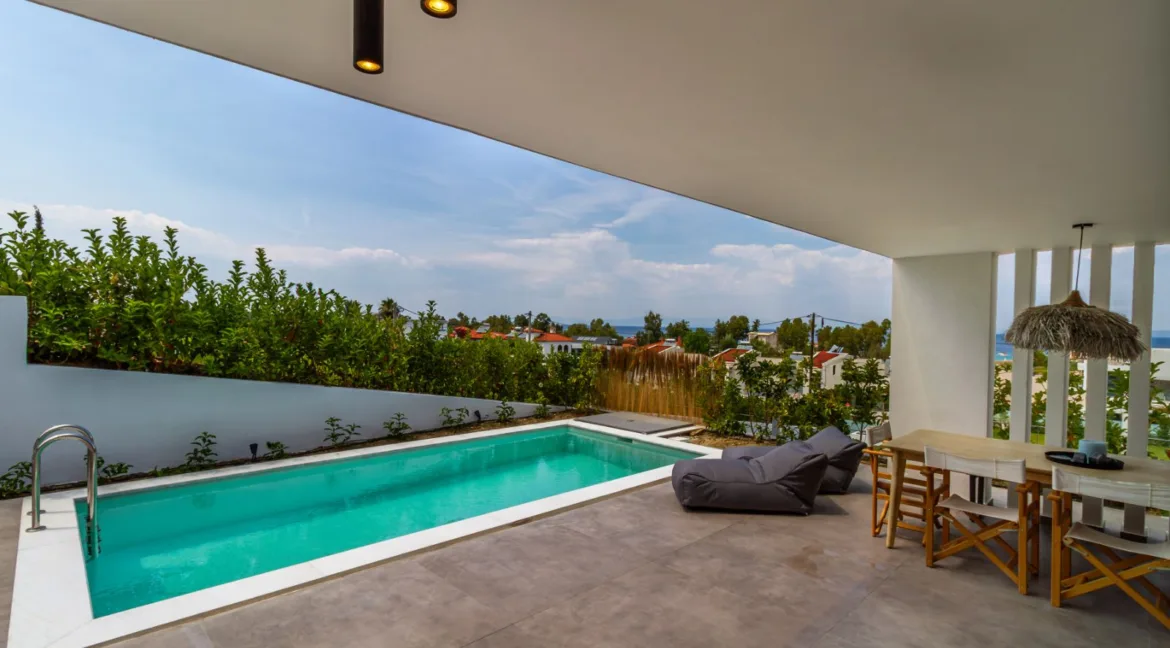 villa for sale in Pefkochori Chalkidiki