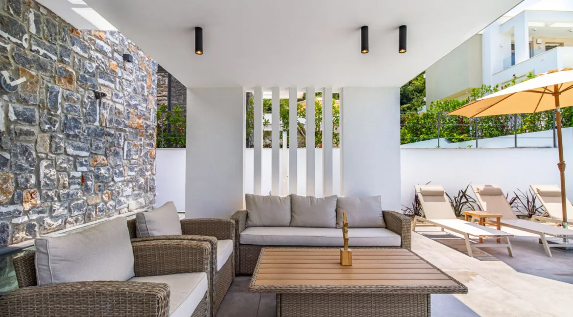 villa for sale in Pefkochori Chalkidiki