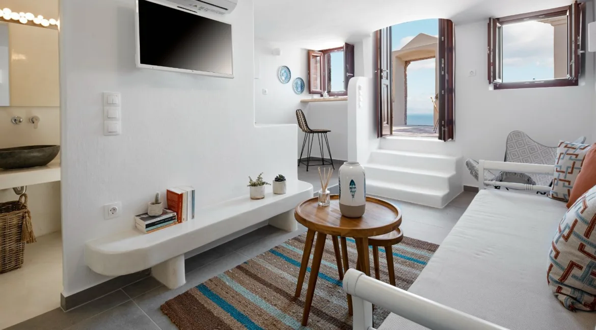 Mansion for sale Santorini, Exo Gonia