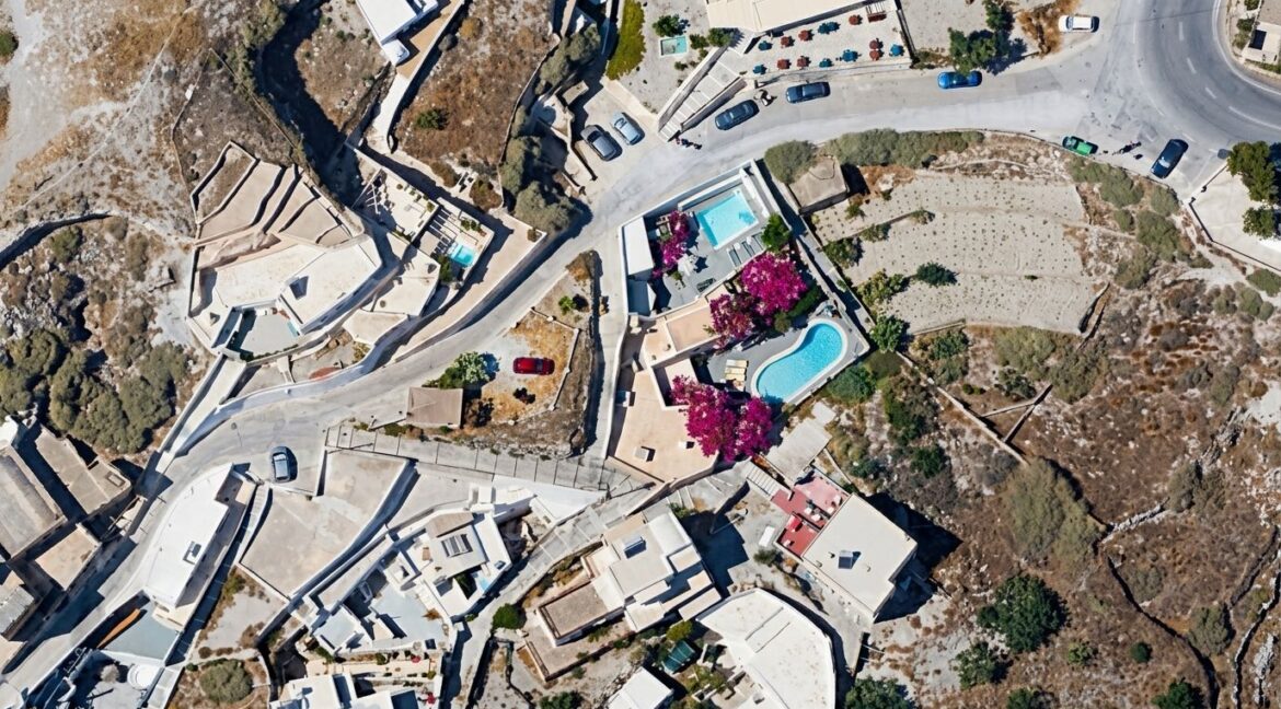 Beautiful House with pool in Santorini for Sale