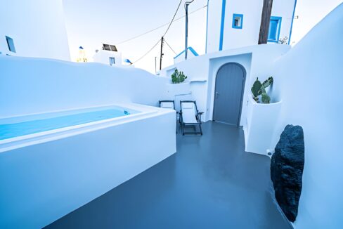 Boutique Residence & Suite for Sale Santorini 2