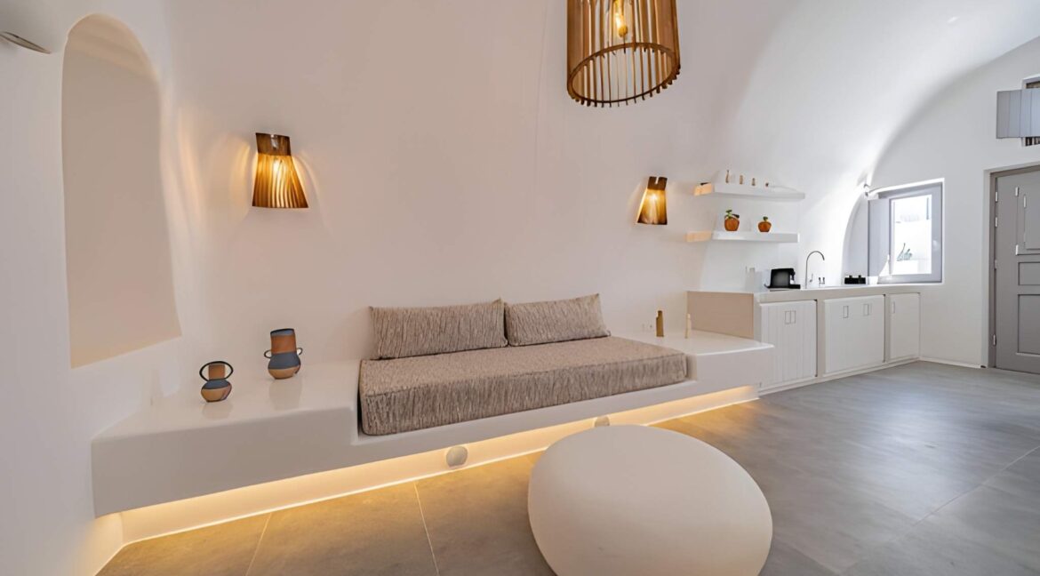 Boutique Residence & Suite for Sale Santorini 3