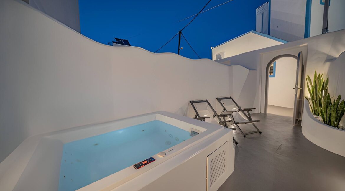 Boutique Residence & Suite for Sale Santorini 4