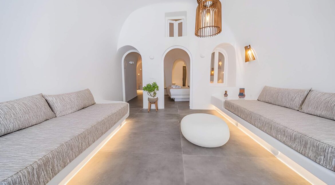 Boutique Residence & Suite for Sale Santorini 4