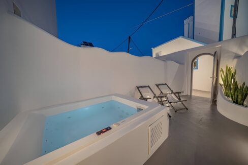 Boutique Residence & Suite for Sale Santorini 4