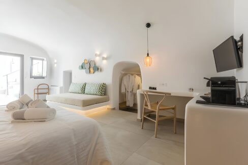 Boutique Residence & Suite for Sale Santorini 6