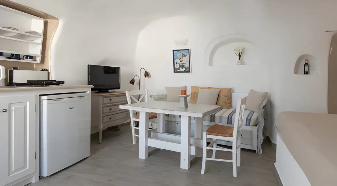 Complex for sale with Caldera Views Oia Santorini 1