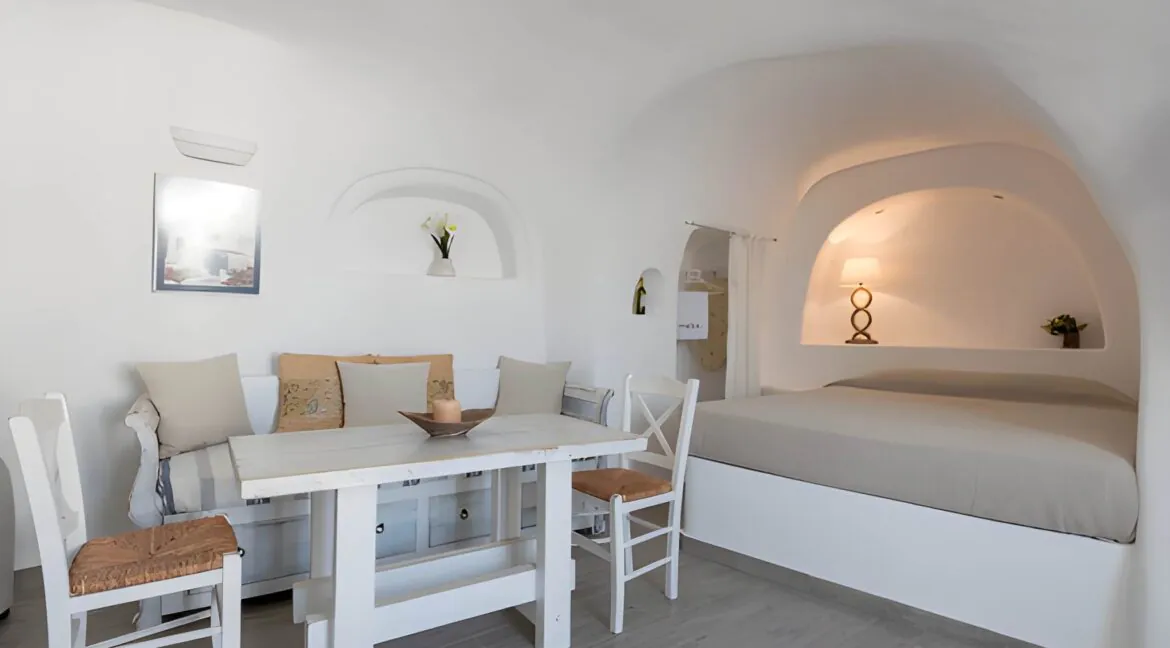 Complex for sale with Caldera Views Oia Santorini 3