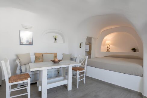 Complex for sale with Caldera Views Oia Santorini 3