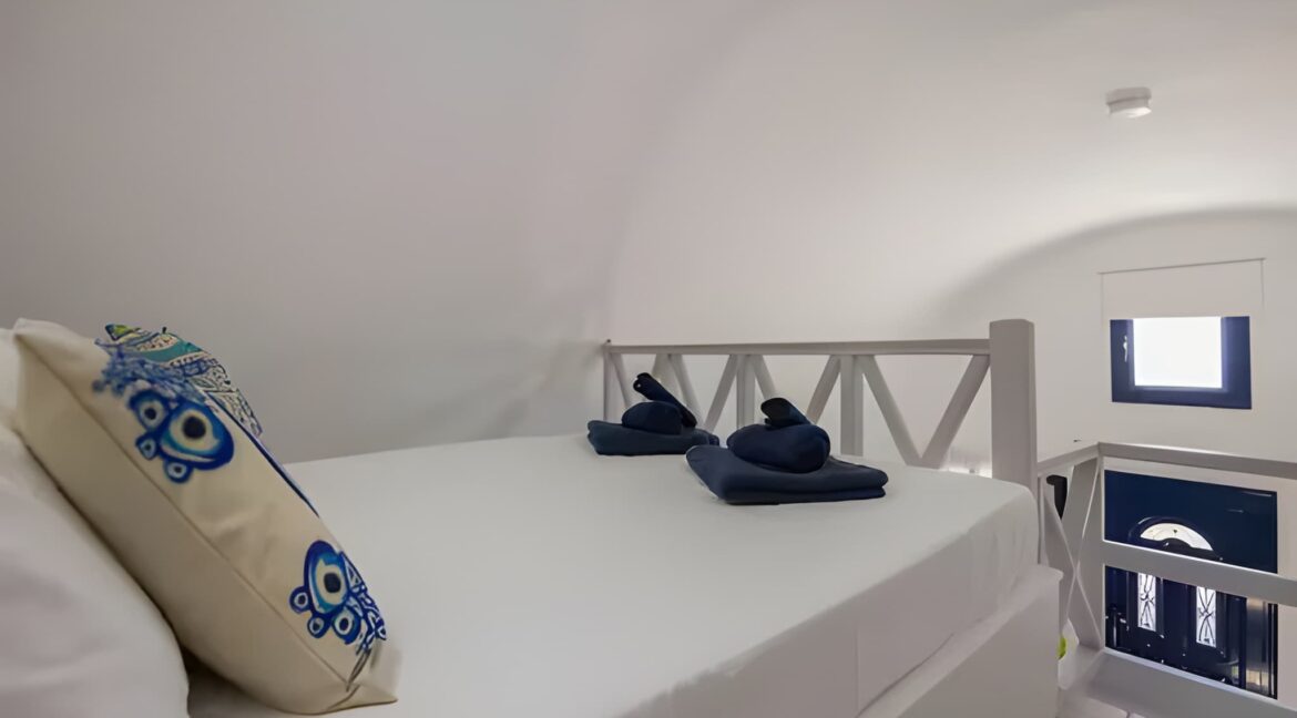 House for sale Santorini Emporio 16