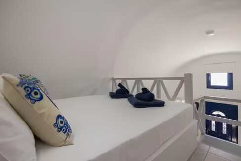 House for sale Santorini Emporio 16