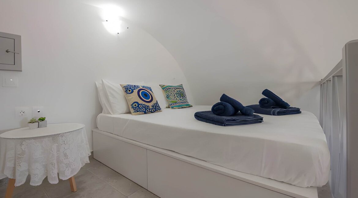 House for sale Santorini Emporio 20