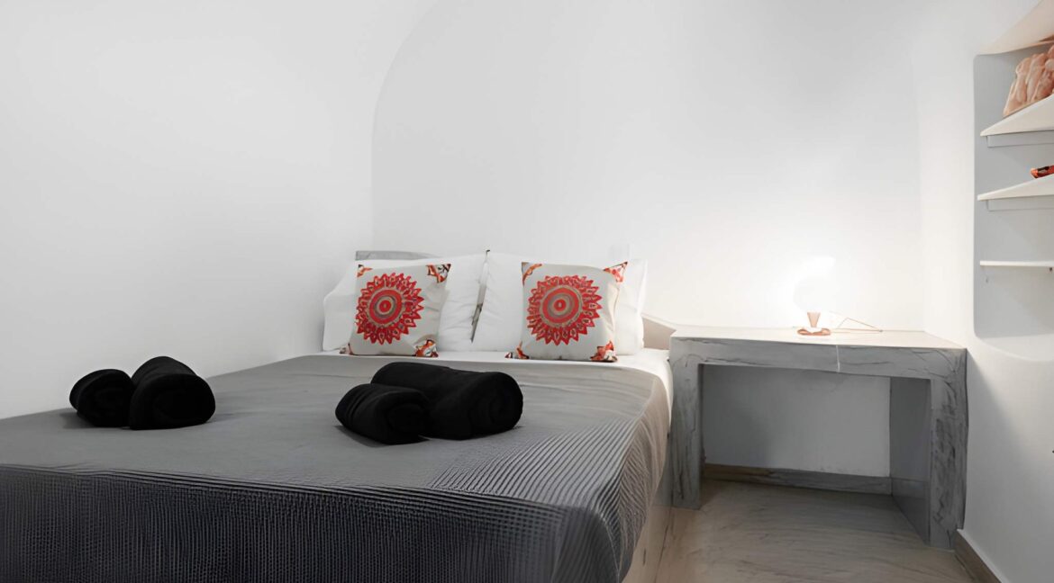 House for sale Santorini Emporio 27